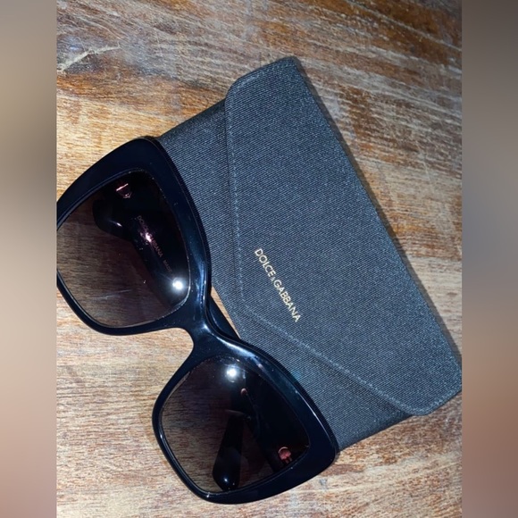 DOLCE&GABBANA sun glasses - Picture 3 of 5